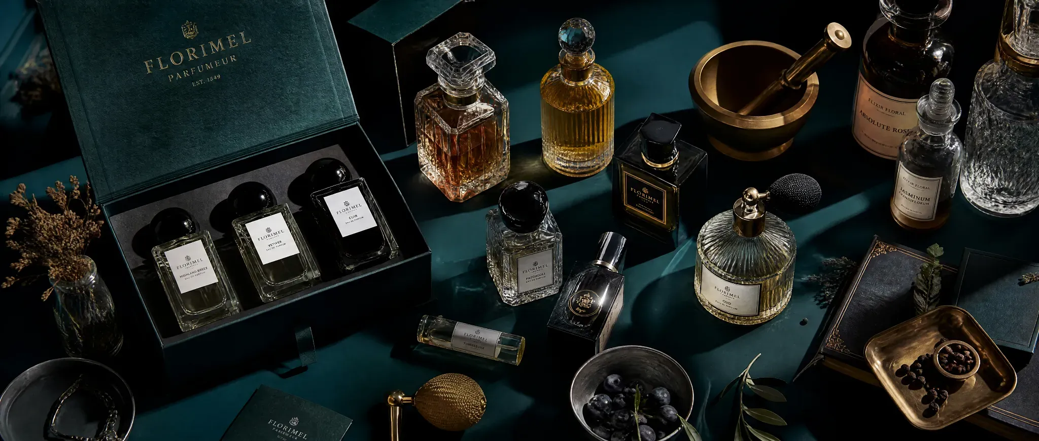 زيت عطري وشظايا زجاج